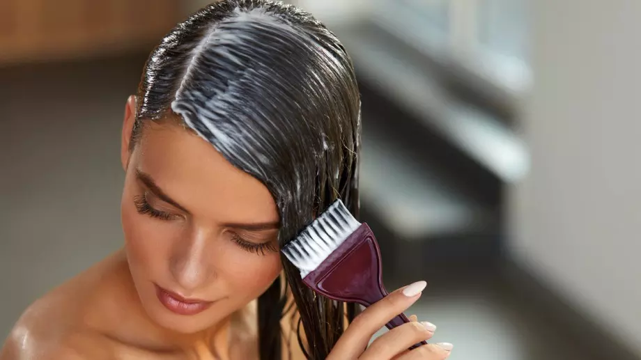 Кои са най-подходящите дни за боядисване на косата – ето как да разберем