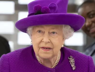 Елизабет Втора призова за спазване на ограниченията по празниците, премиерът благодари на NHS