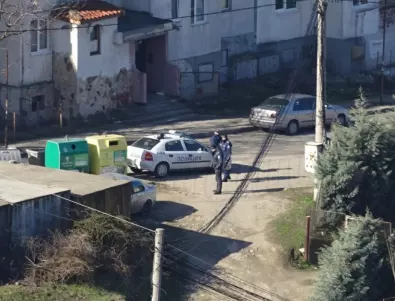 Полицията блокира ромската махала в Благоевград, текат проверки