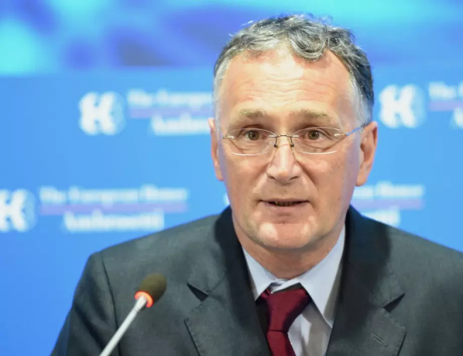 Шефът на ЕИС подаде оставка, недоволен от мерките на ЕС срещу коронавируса