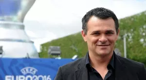 {{ otherArticle[0].article.title }}