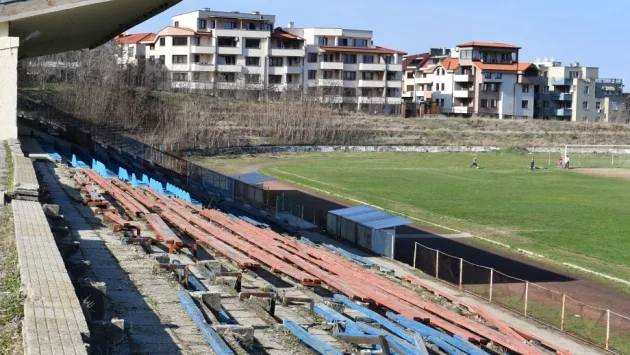 Стадион "Шипка" в Асеновград с охрана и регламентирано работно време от днес