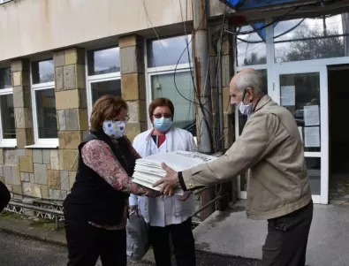 Болницата в Ловеч получи 200 контейнери за медицински отпадъци и 150 предпазни маски