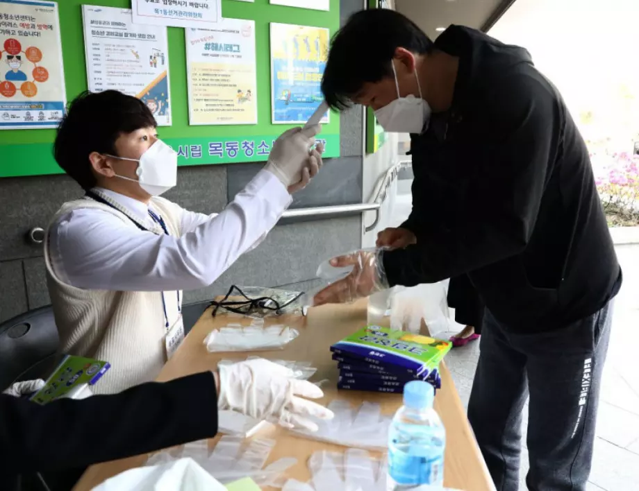 Южнокорейски професор: Доказано е, че болен от COVID-19 не заразява през целия инкубационен период (ВИДЕО)