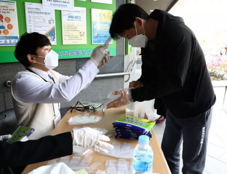Коронавирусът по света: Притеснителни данни идват от Китай и Южна Корея