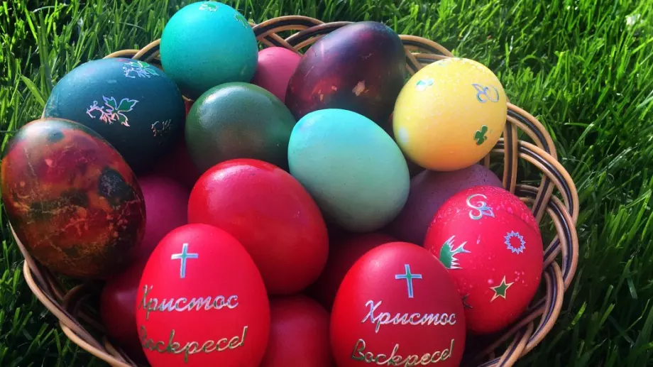 Made in Bulgaria: В Австрия се чукаха с яйца за жребий (ВИДЕО)