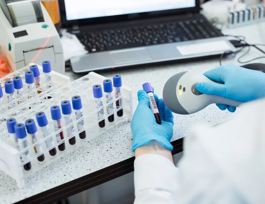 Болници продължават да искат пари за PCR тест от пациенти, въпреки че се плаща от НЗОК
