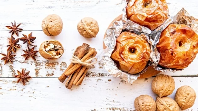 Рецепта на деня: Ябълки с мед в микровълнова