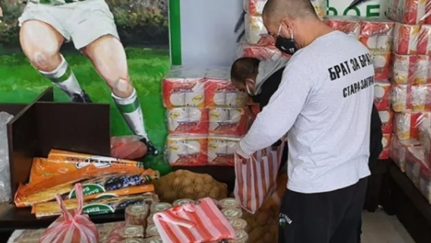 Благотворителна кампания в Стара Загора помага с хранителни продукти на над 100 семейства 