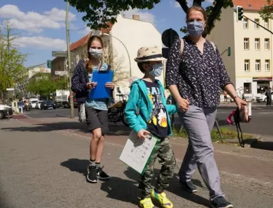Удължават забраната за събиране във Франция, обмислят още по-строги мерки срещу коронавируса