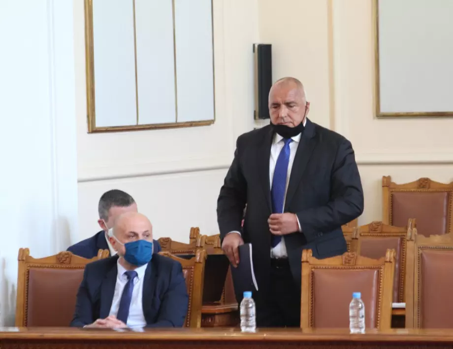 Парламентът задължи Борисов да се яви и да обясни за Плана за устойчивост на България