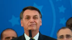 Болсонаро: Футболистите имат малък шанс да умрат от коронавирус