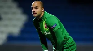 13 г. по-късно: Твенте може пак да има български вратар