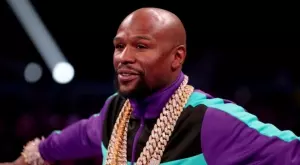 Флойд Мейуедър се завръща на ринга, за да се бие с известен ютубър