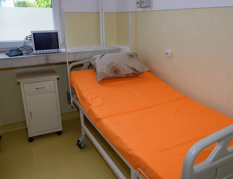 Инфекциозна болница в Пловдив вече е пълна с болни от COVID-19