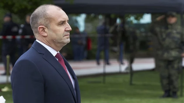 Румен Радев: В политиката трябва да влизат хора с утвърдени ценности 