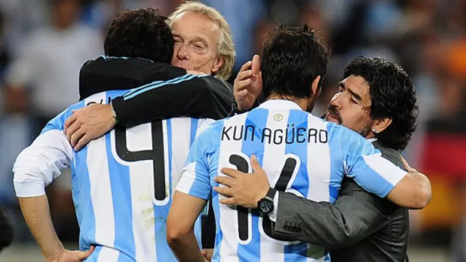 Без Марадона в идеалния отбор аржентинци на Агуеро