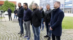 {{ otherArticle[0].article.title }}