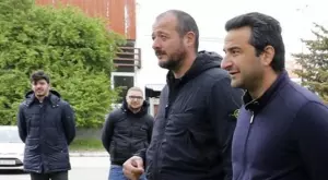 {{ otherArticle[0].article.title }}