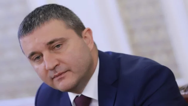 Комисията по хазарта е предприела действия в разрез със закона, твърди Горанов