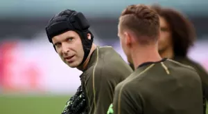 Петър Чех играл половин сезон + Световно с... 2 счупени рамене