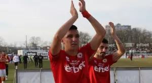 {{ otherArticle[0].article.title }}