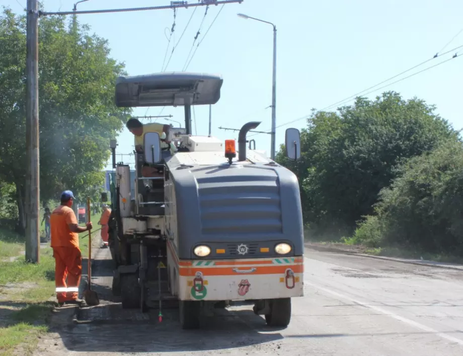 Продължават ремонтите на уличната мрежа в Плевен
