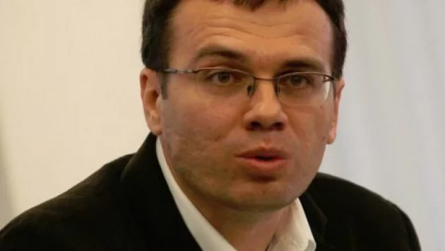 Създаване на Държавна петролна компания цели отвличане на вниманието, смята Руслан Стефанов