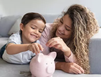 4 зодии, които възпитават отлични финансови навици у децата си