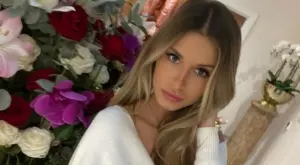 Задържаха на летището жената на играч на Арсенал