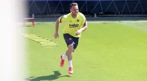 {{ otherArticle[0].article.title }}