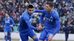 {{ otherArticle[0].article.title }}