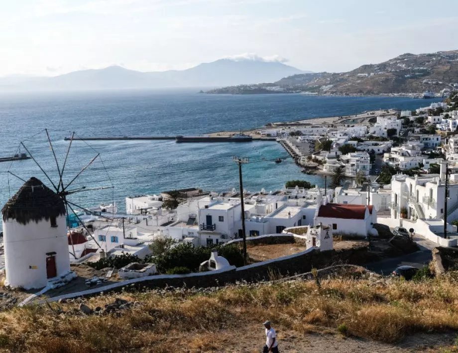 Пътуващите към Гърция попълват електронен формуляр