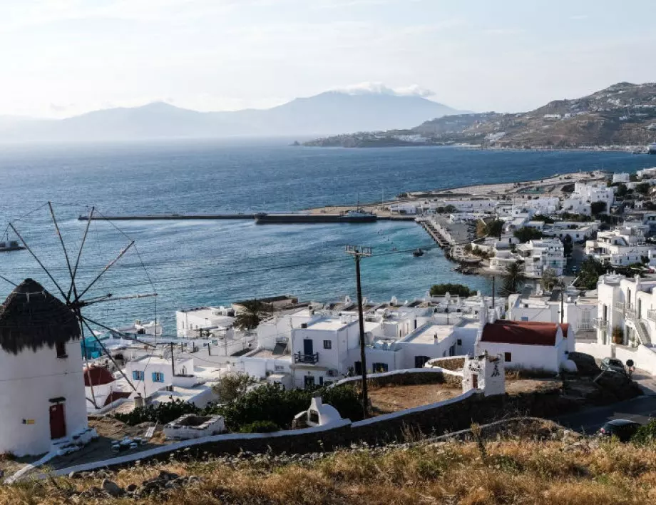 13 гръцки острова влязоха в тъмночервената зона