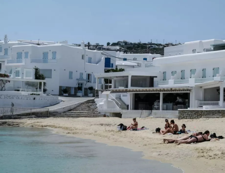 Напрежение в Гърция - туристическият бранш счита правилата за COVID-19 за неизпълними