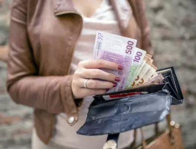 Le Monde: Коронавирусът убива парите в брой
