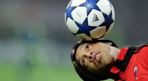 "Роналдиньо имаше само 1 запазен финт": Движението, с което стана "царят на техниката" (ВИДЕО)