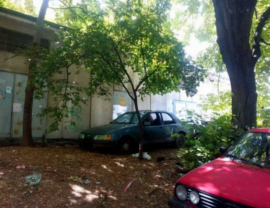 В Стара Загора репатрират коли без регистрационни табели на наказателен паркинг 