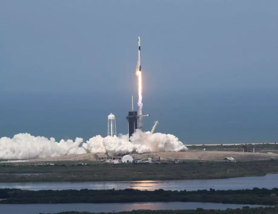 SpaceX с нова успешна космическа мисия (ВИДЕО)