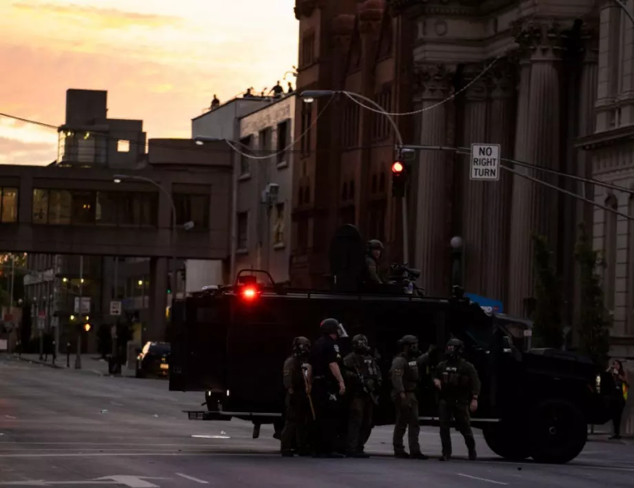 Полицейски час и в Ню Йорк, но напрежението заради Джордж Флойд не стихва (ВИДЕО)