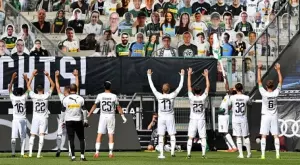 Халф на Борусия Мьонхенгладбах е с коронавирус