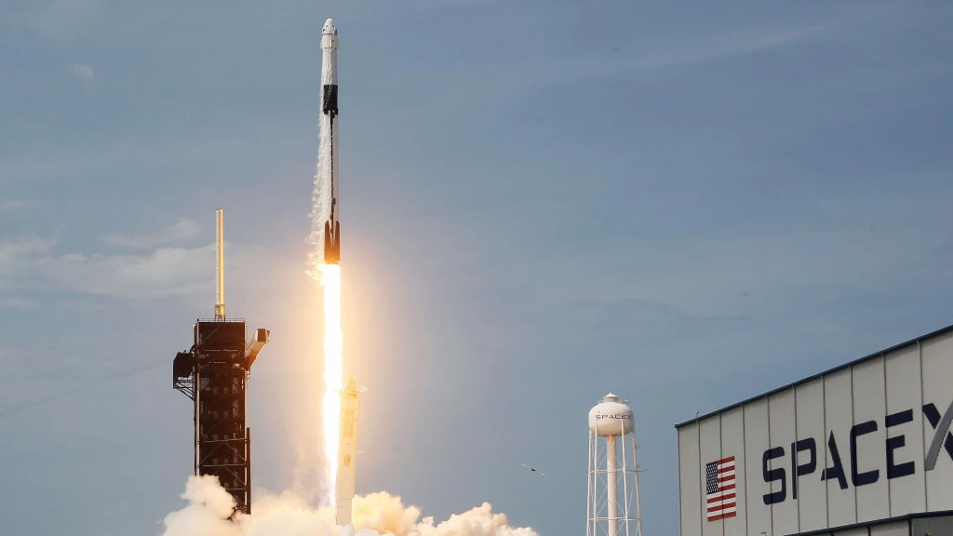 Ракета на SpaceX ще превози военен дрон в Космоса  
