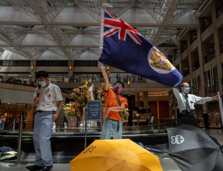 Канада предупреди гражданите си за забрана за напускане на Хонконг 