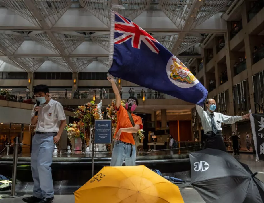Хонконг отхвърли натиска на бизнеса за излизане от международна изолация  
