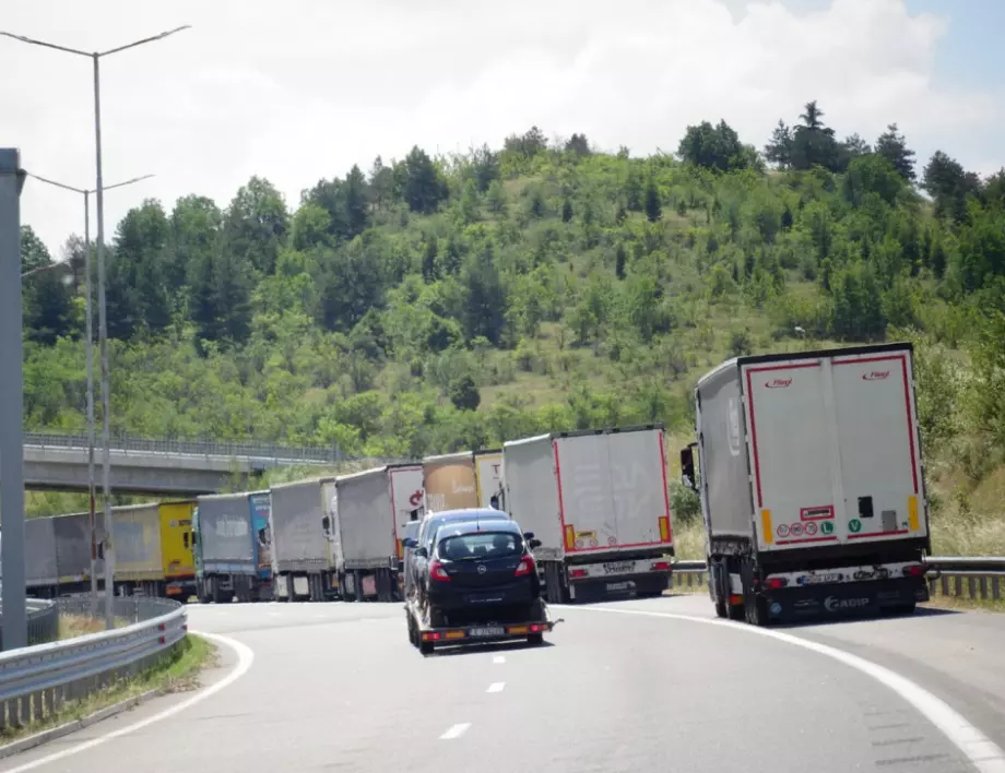 Български камиони използвани за контрабанда на цигари в Гърция