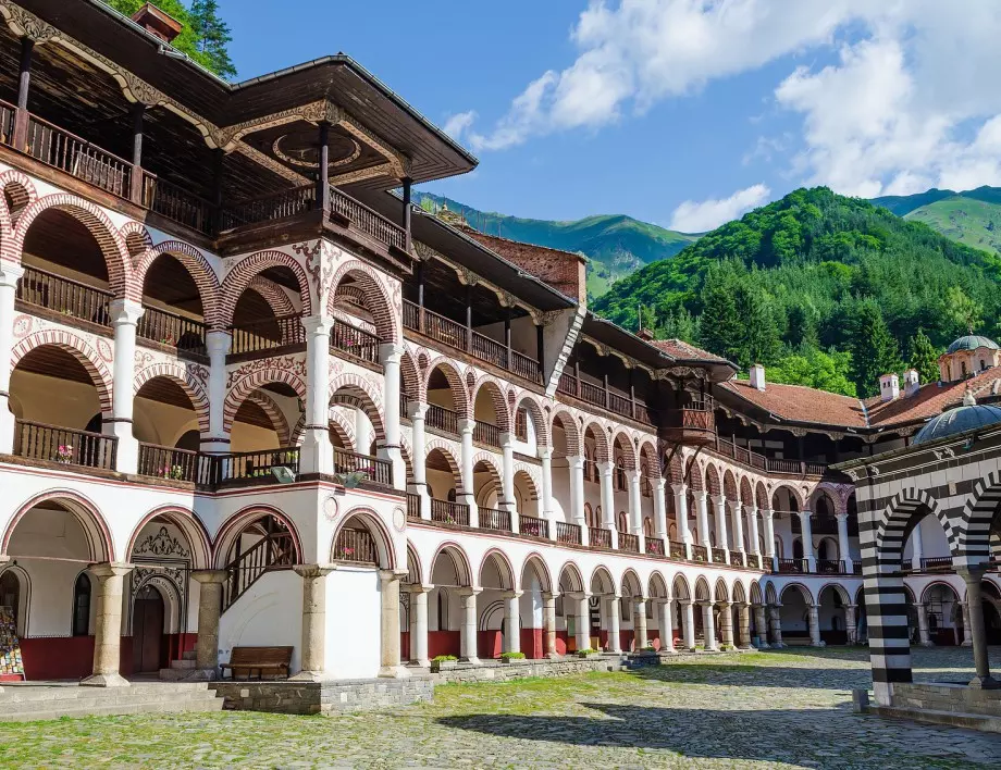 Daily Mail: Вътрешността на България е дом на манастири, ослепителни езера и очарователни градове