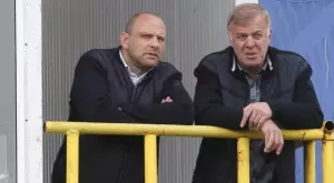 {{ otherArticle[0].article.title }}