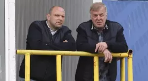 {{ otherArticle[0].article.title }}