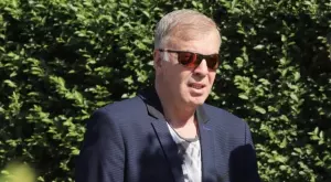 {{ otherArticle[0].article.title }}