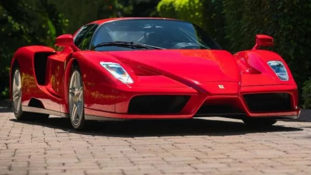 Ferrari Enzo стана най-скъпата кола, продадена на търг в интернет